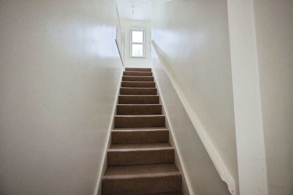 Property photo 3 of 9 Pbox-Img.Jpg