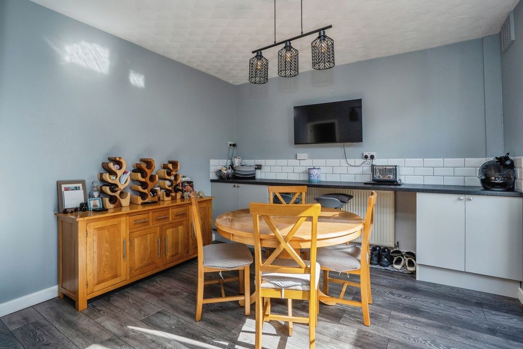 Property photo 3 of 14 Pbox-Img.Jpg