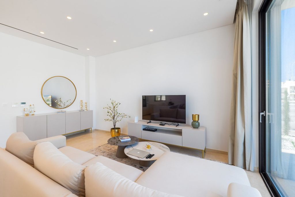 Property photo 2 of 29