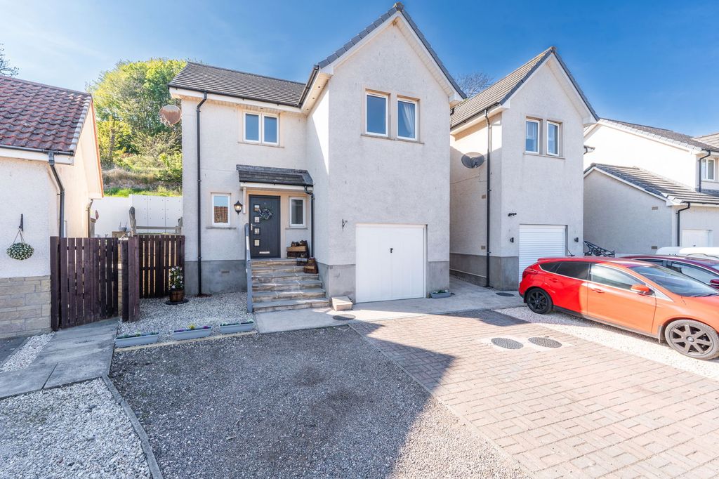 Property photo 1 of 33