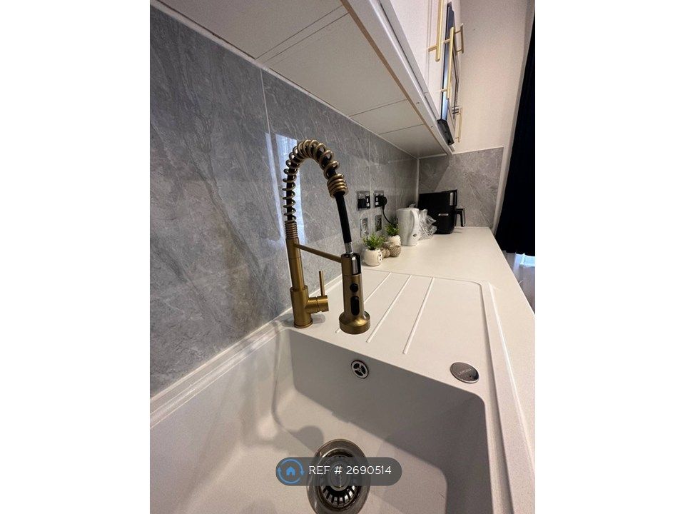 Property photo 2 of 4 Kitchen