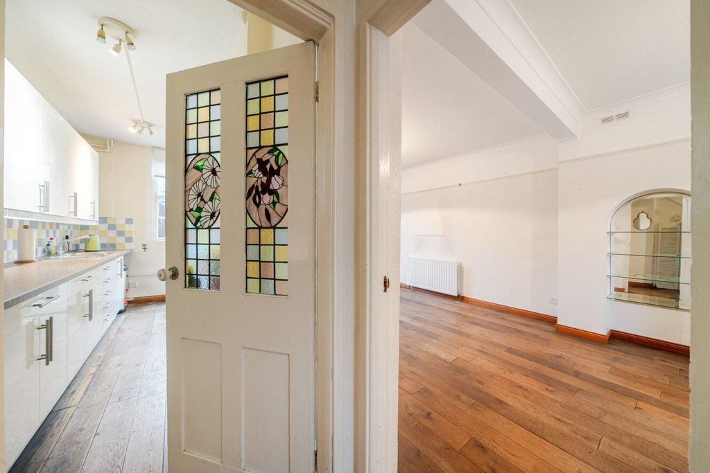 Property photo 2 of 19 Picture No. 09