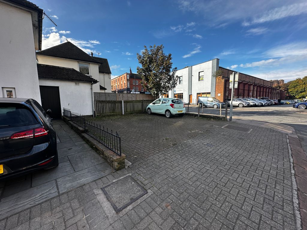 Property photo 1 of 1