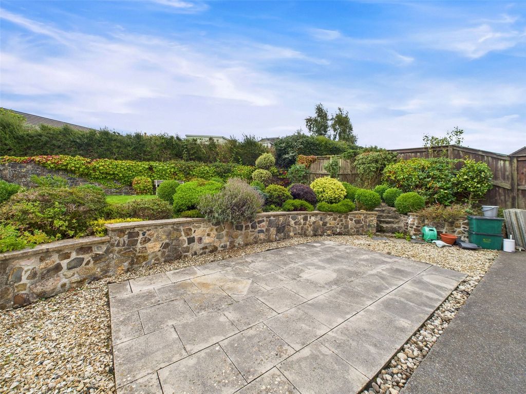 Property photo 2 of 13 Garden