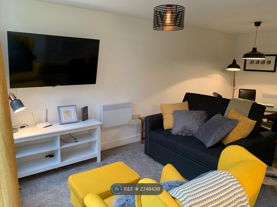 Property photo 1 of 8 Seating Area