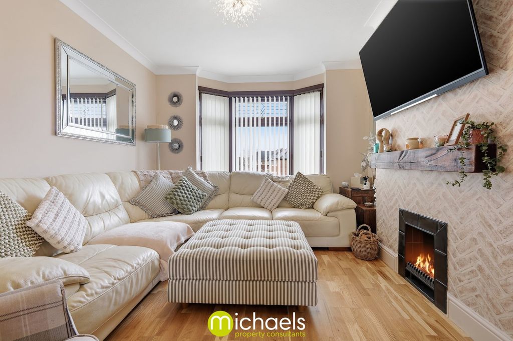 Property photo 2 of 21