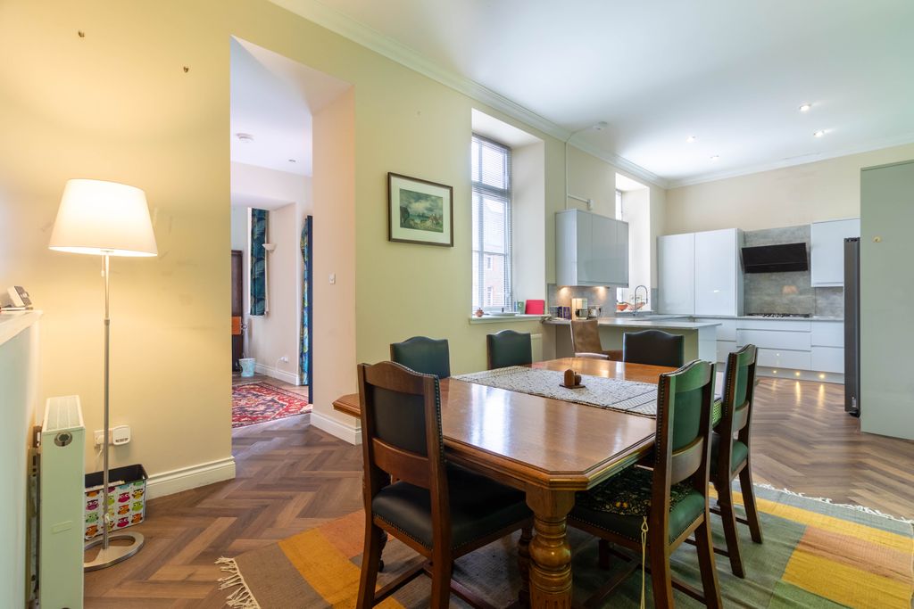 Property photo 3 of 25 Kitchen/Dining Area