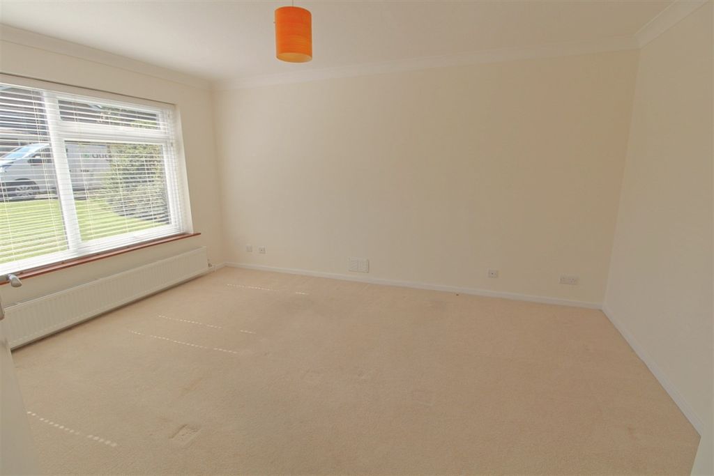 Property photo 3 of 15 Living Room