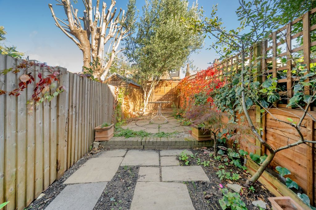 Property photo 3 of 11