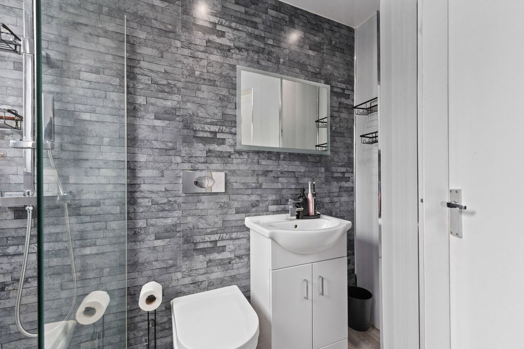 Additional image 26 of 2 bed maisonette for sale162 South Mid Street, Bathgate, West Lothian EH48