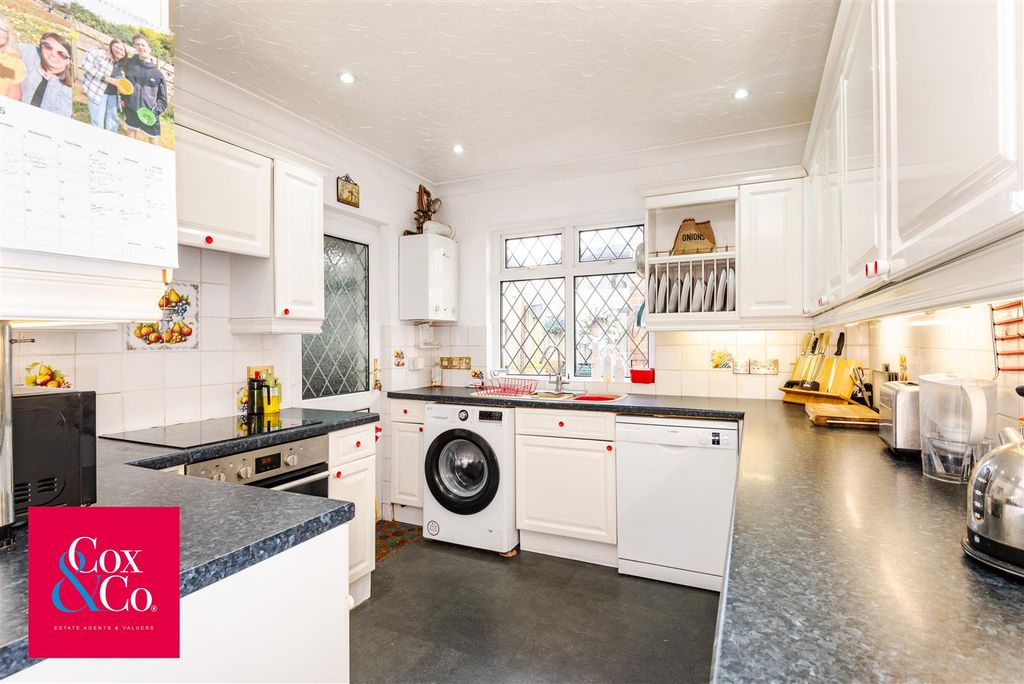 Property photo 3 of 16 81O_0370.Jpg