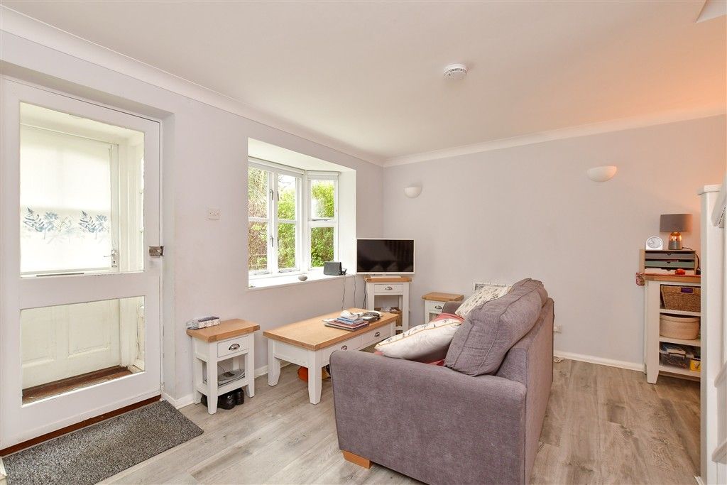 Property photo 2 of 11 Lounge