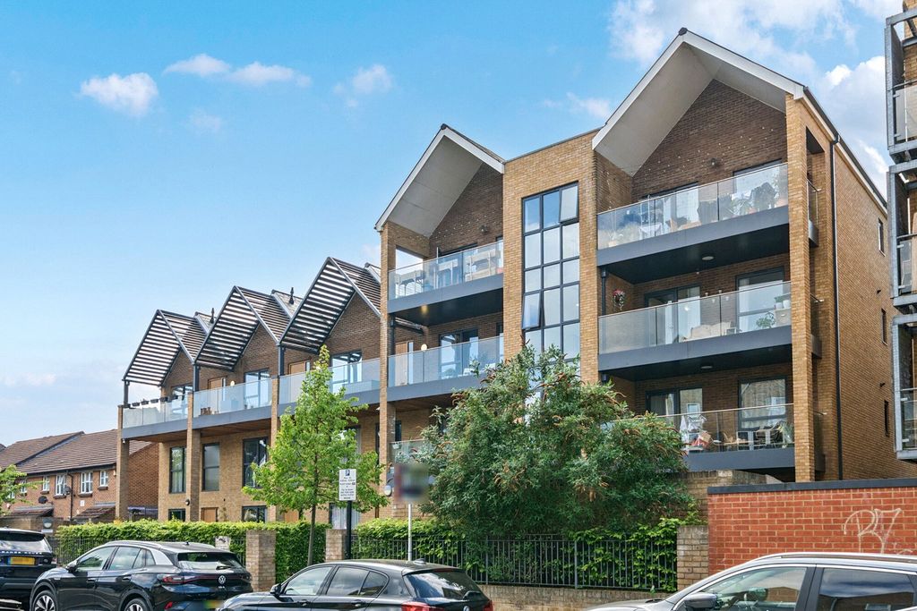 Property photo 1 of 23 1447545-1-69E78Fe...