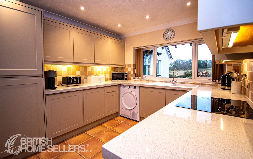 Property photo 2 of 20 Picture No. 14