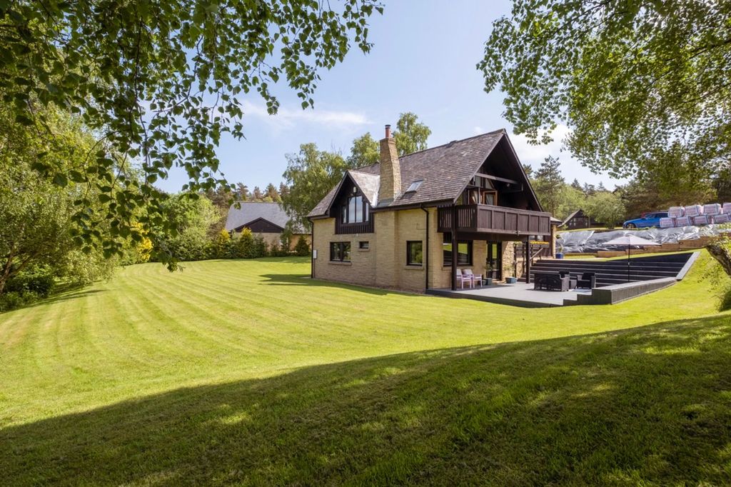 Property photo 2 of 37