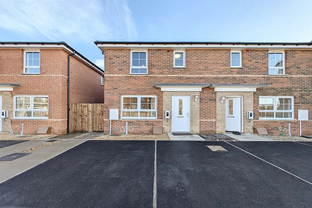 Property photo 1 of 15 External