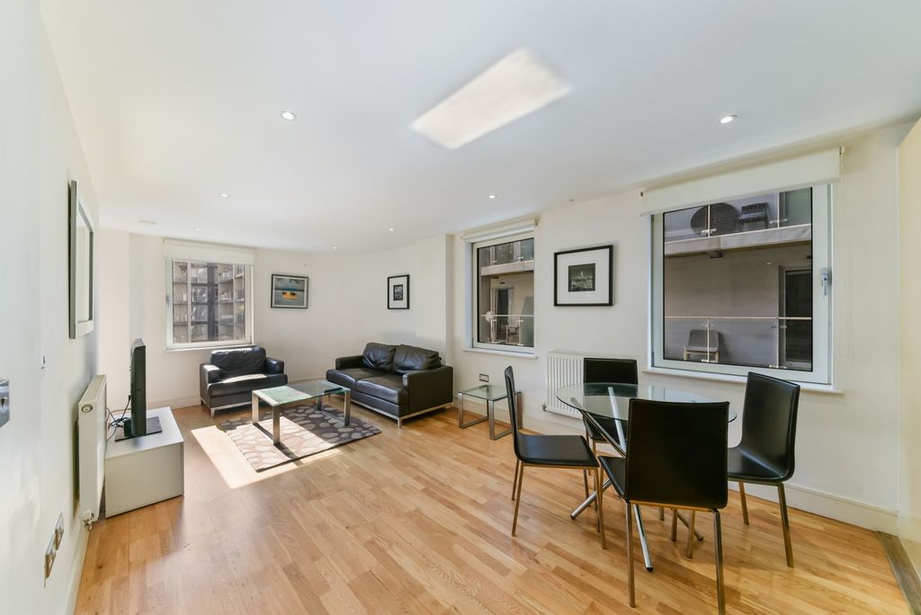 Property photo 2 of 11 Living