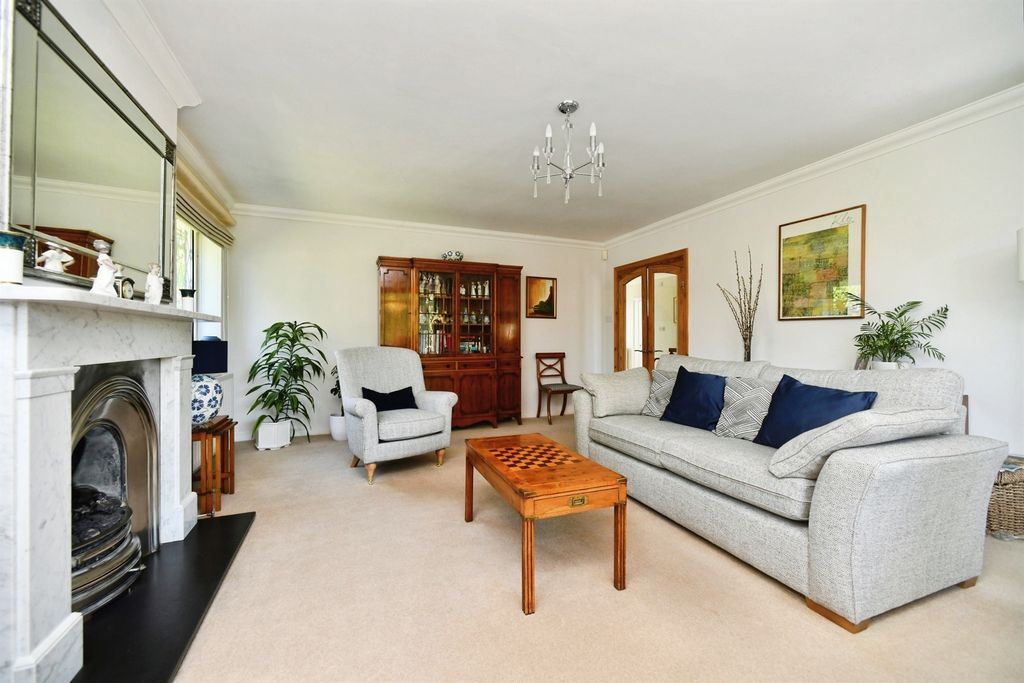 Property photo 3 of 36