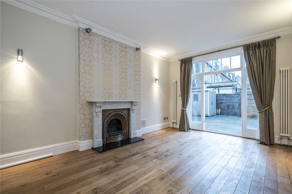 Property photo 2 of 10