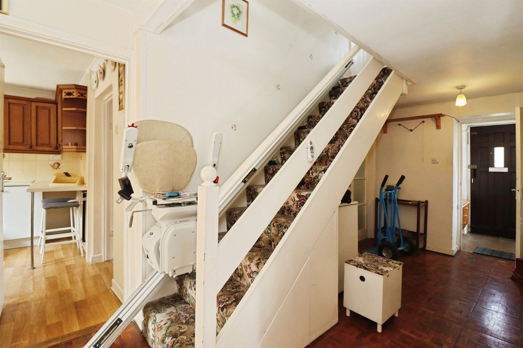 Property photo 3 of 16
