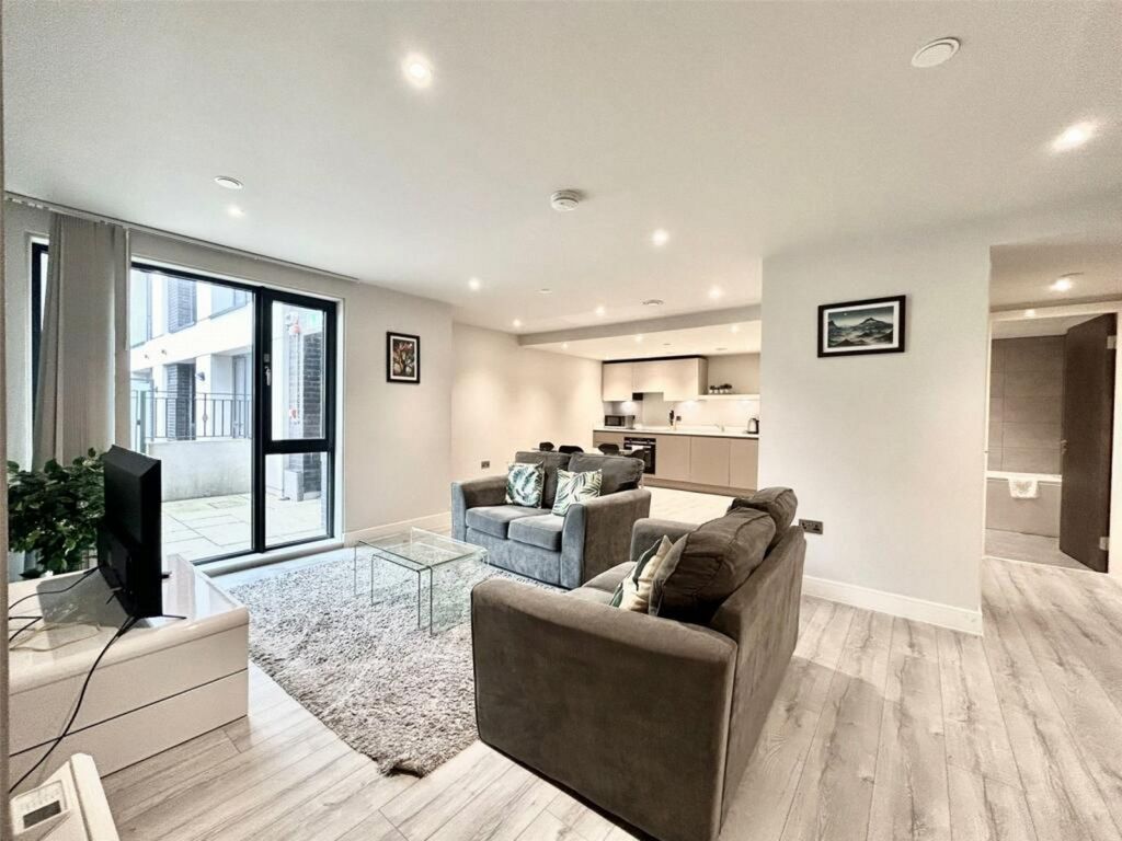 Property photo 2 of 26