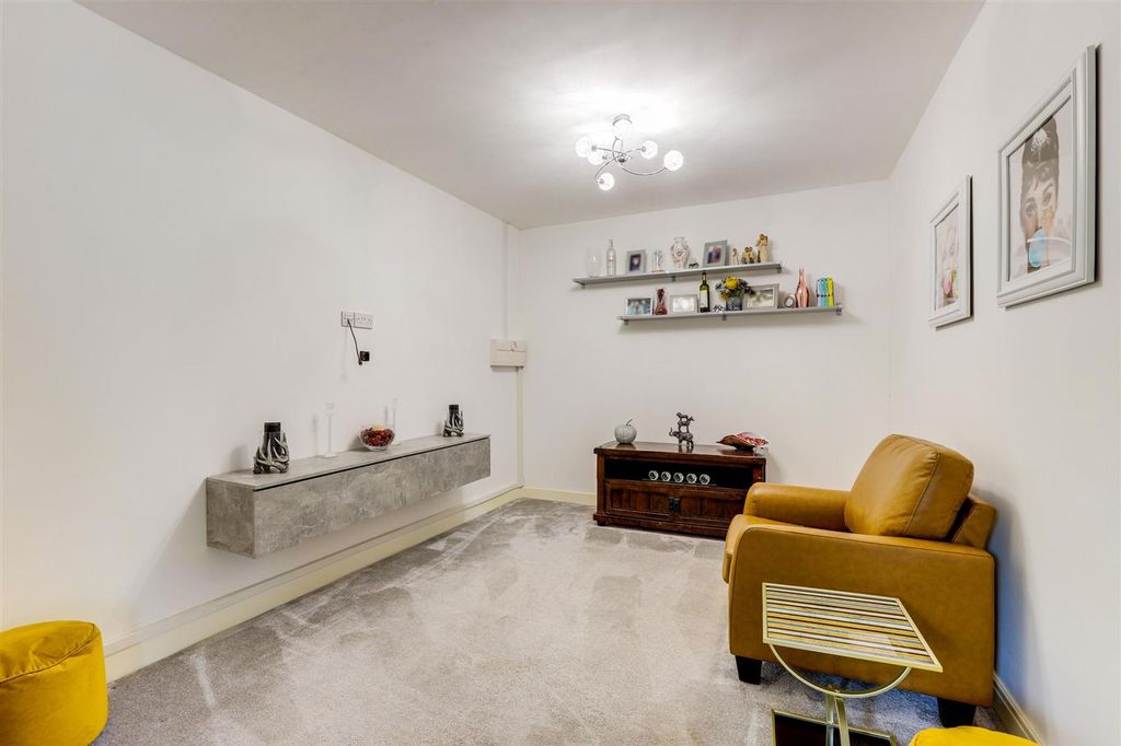 Property photo 3 of 29