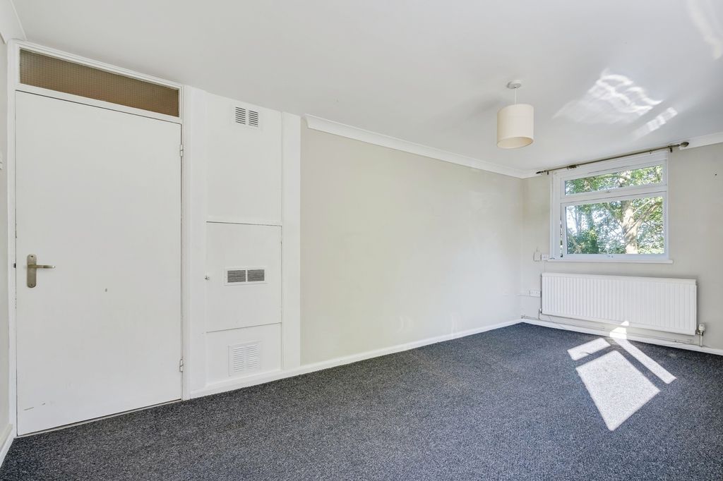 Property photo 3 of 14 Photo