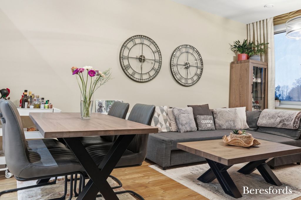 Property photo 2 of 24 Picture No. 13