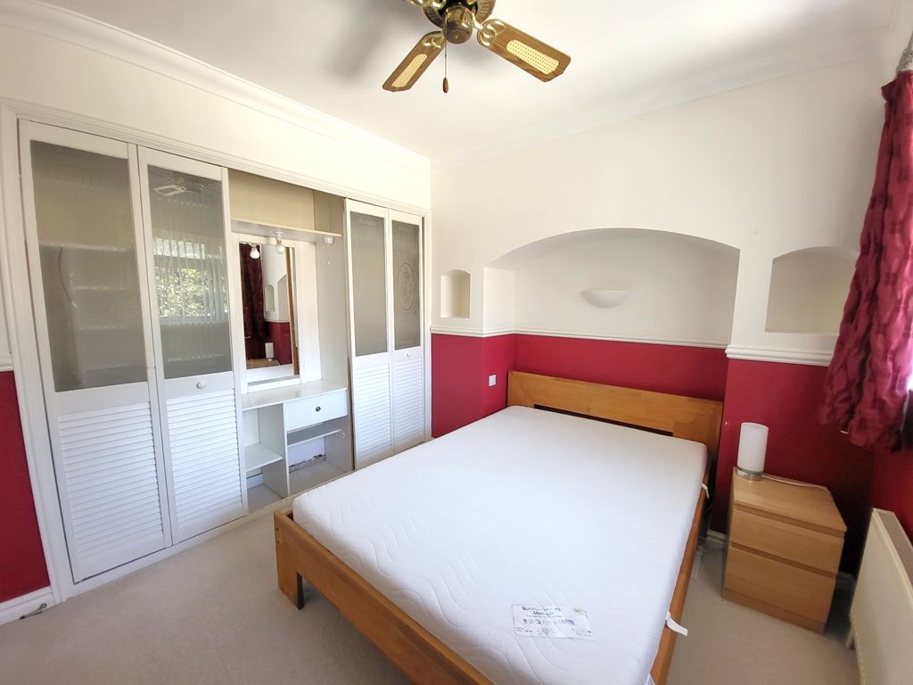 Property photo 1 of 15 Room 2