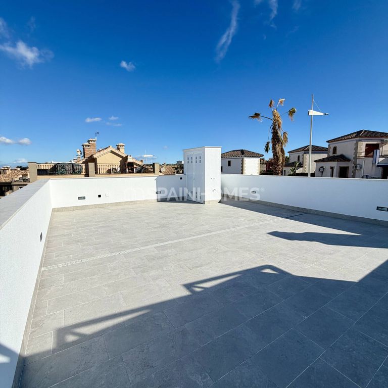 Property photo 3 of 32