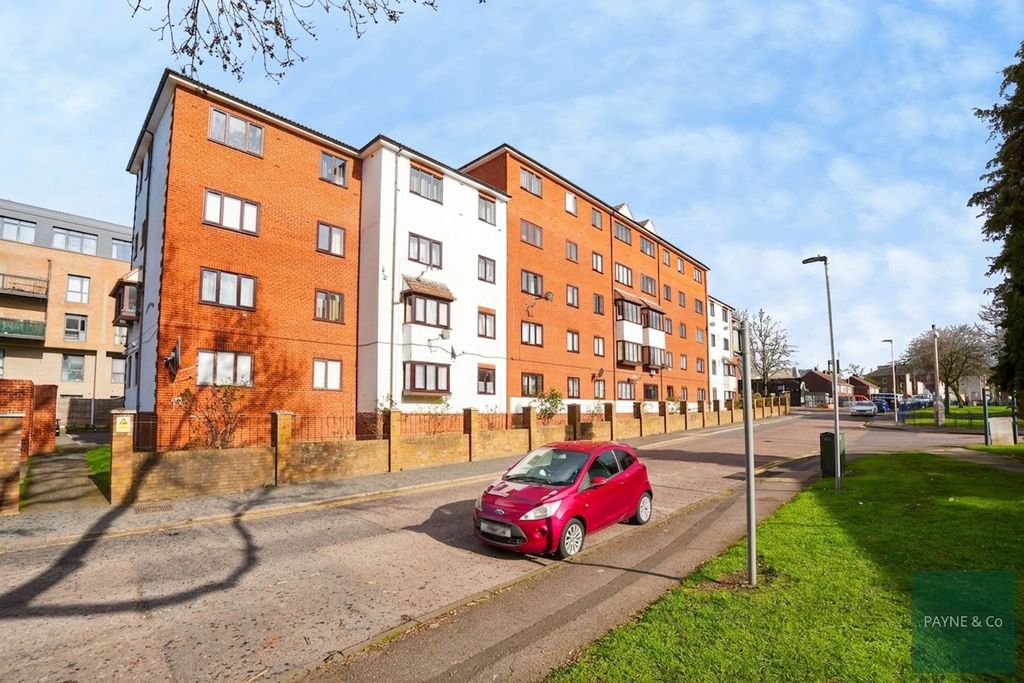 Property photo 1 of 9