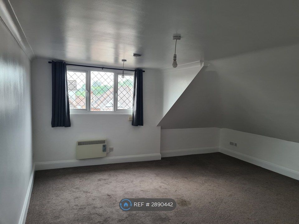 Property photo 3 of 13 Living Room (i)