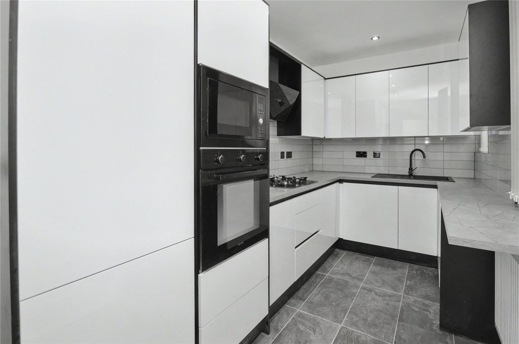 Property photo 3 of 11 Picture No. 09