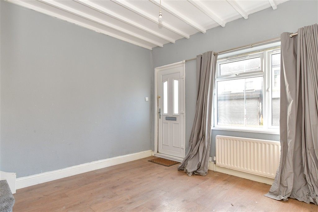 Property photo 2 of 15 Lounge