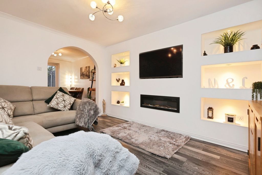Property photo 3 of 26 Pbox-Img.Jpg