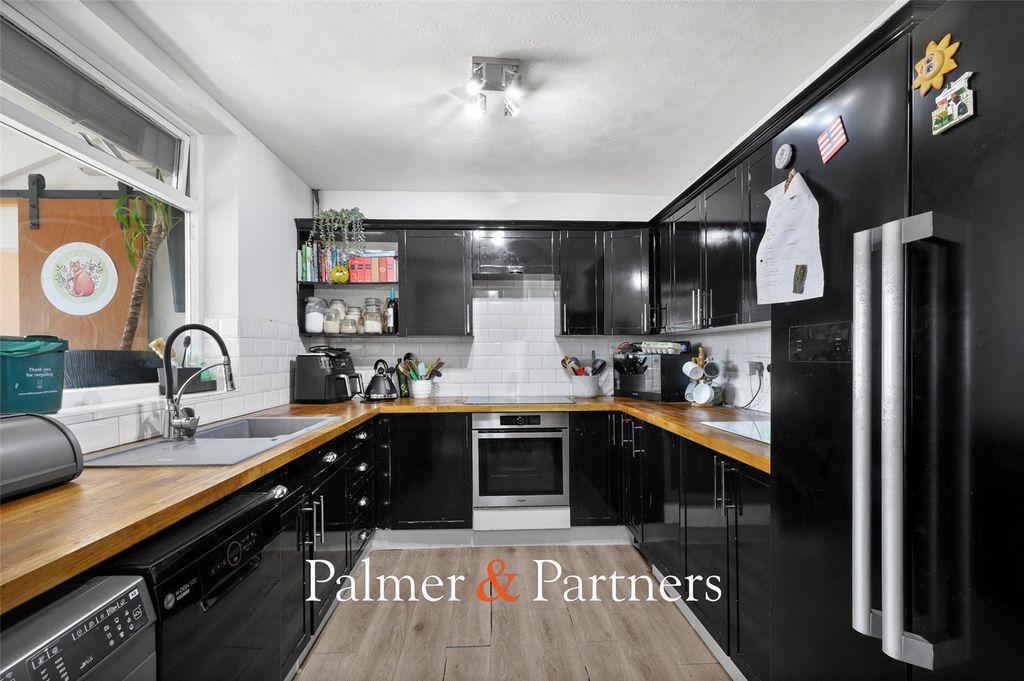 Property photo 3 of 19 Picture No. 08