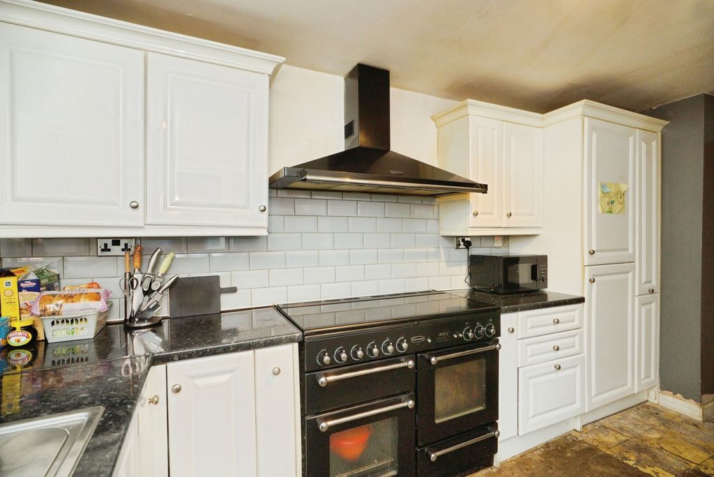 Property photo 3 of 20 Pbox-Img.Jpg