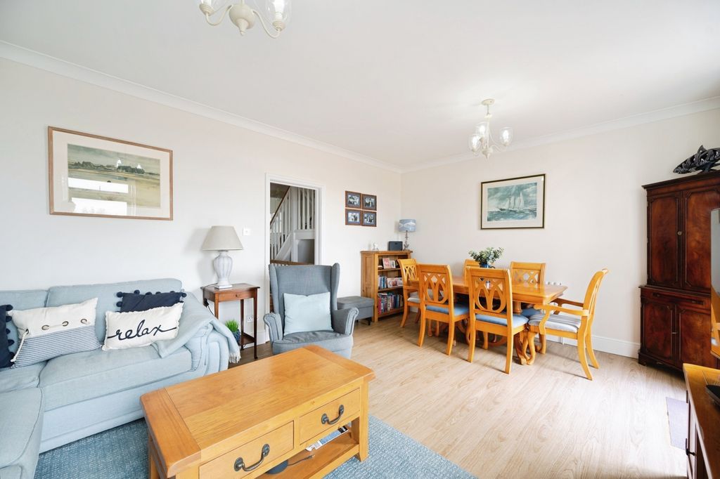 Property photo 3 of 25 Pbox-Img.Jpg