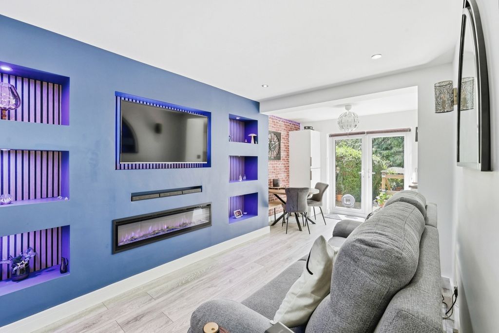 Property photo 2 of 20 Pbox-Img.Jpg