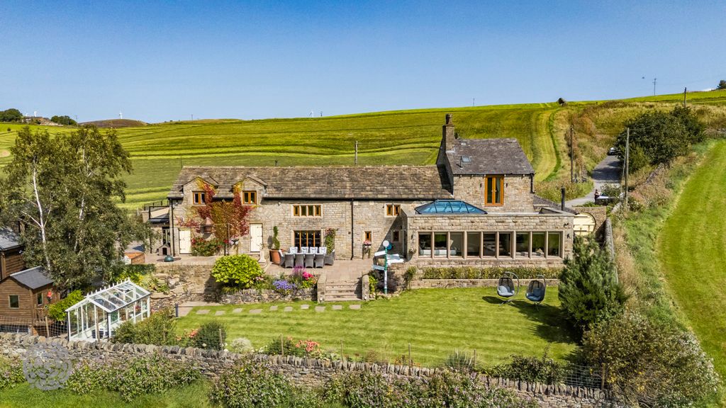 Property photo 1 of 93 Picture No. 06