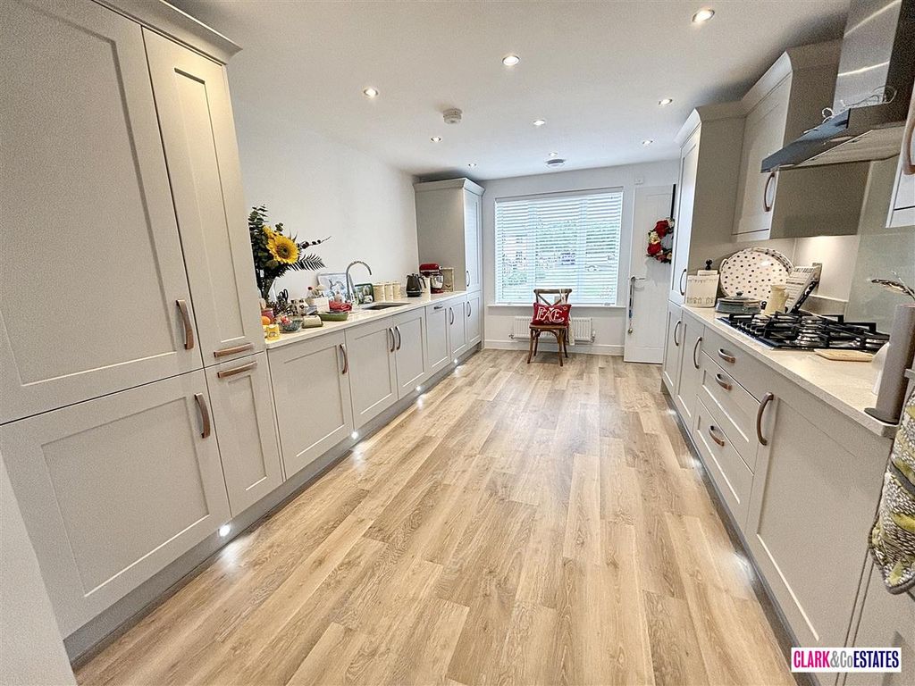 Property photo 2 of 12 Kitchen