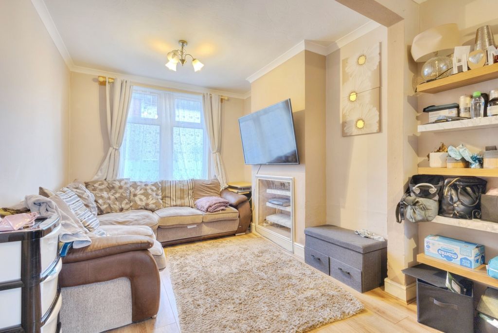 Property photo 2 of 16 Living Room