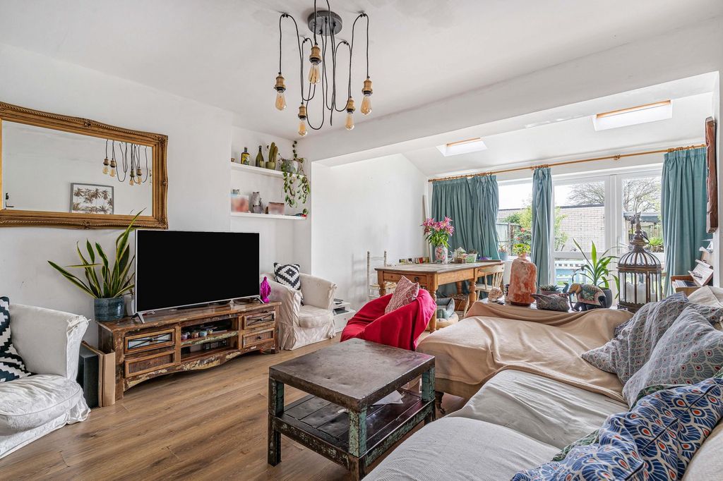 Property photo 3 of 16