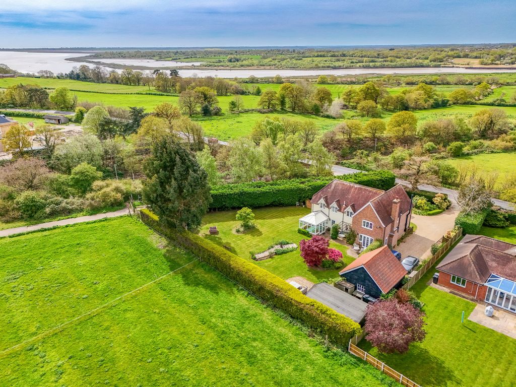 Property photo 2 of 41