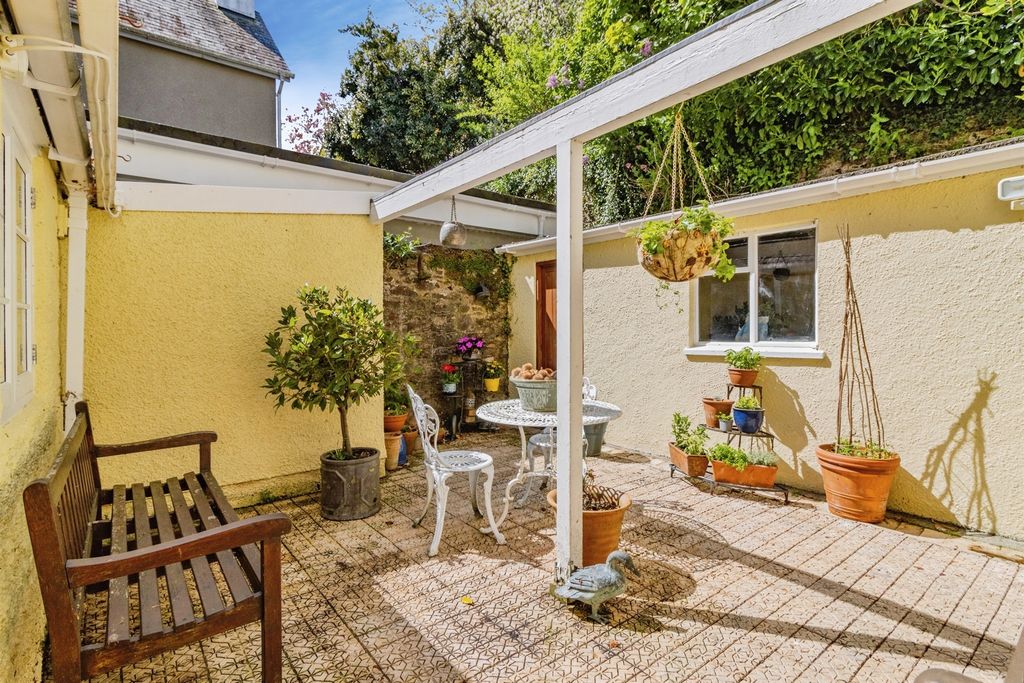 Additional image 41 of 4 bed semi-detached house for saleCourtenay Road, Newton Abbot TQ12