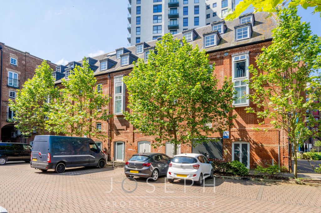 Property photo 2 of 10