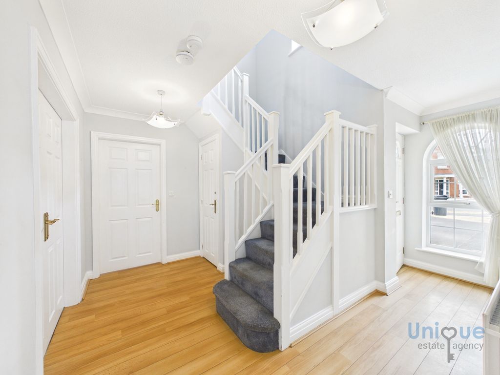 Property photo 2 of 26