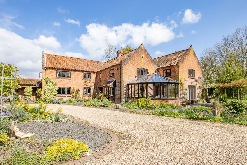 Property photo 3 of 54 3152956