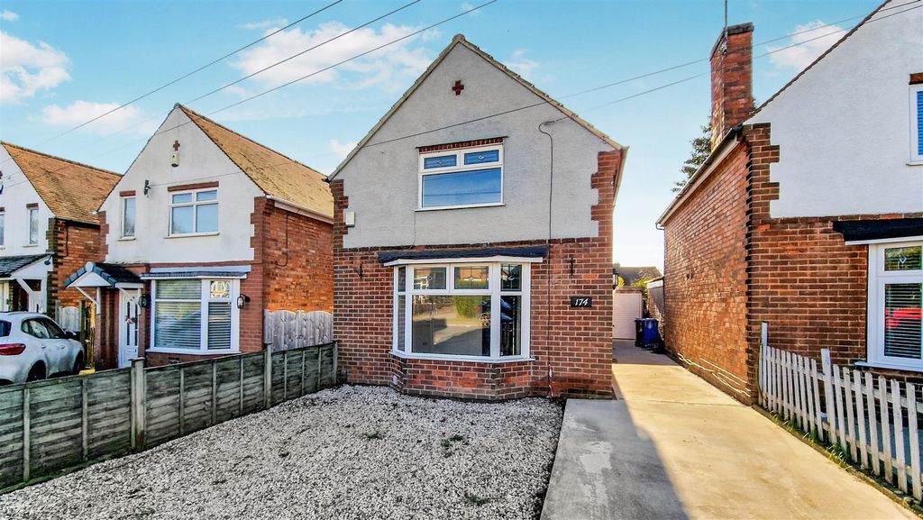 Property photo 1 of 14 Frontage And Driveway