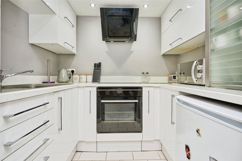 Property photo 1 of 9 Kitchen